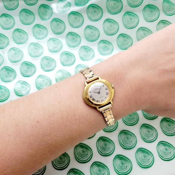 Camy Accessories - Vintage Swiss Camy 21 Jewels Gold Roman Numerals Incabloc Antimagnetic Watch